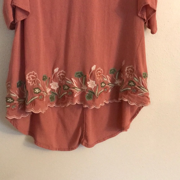 Blush floral blouse - Picture 2 of 5